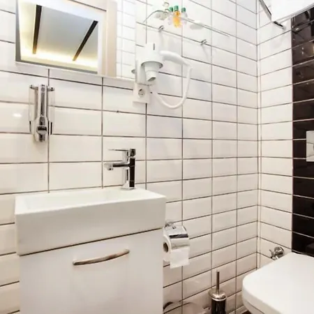 Doorway (adults Only) Apartmanhotel Isztambul