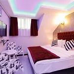Aparthotel Doorway (adults Only)