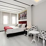 Doorway (adults Only) Aparthotel